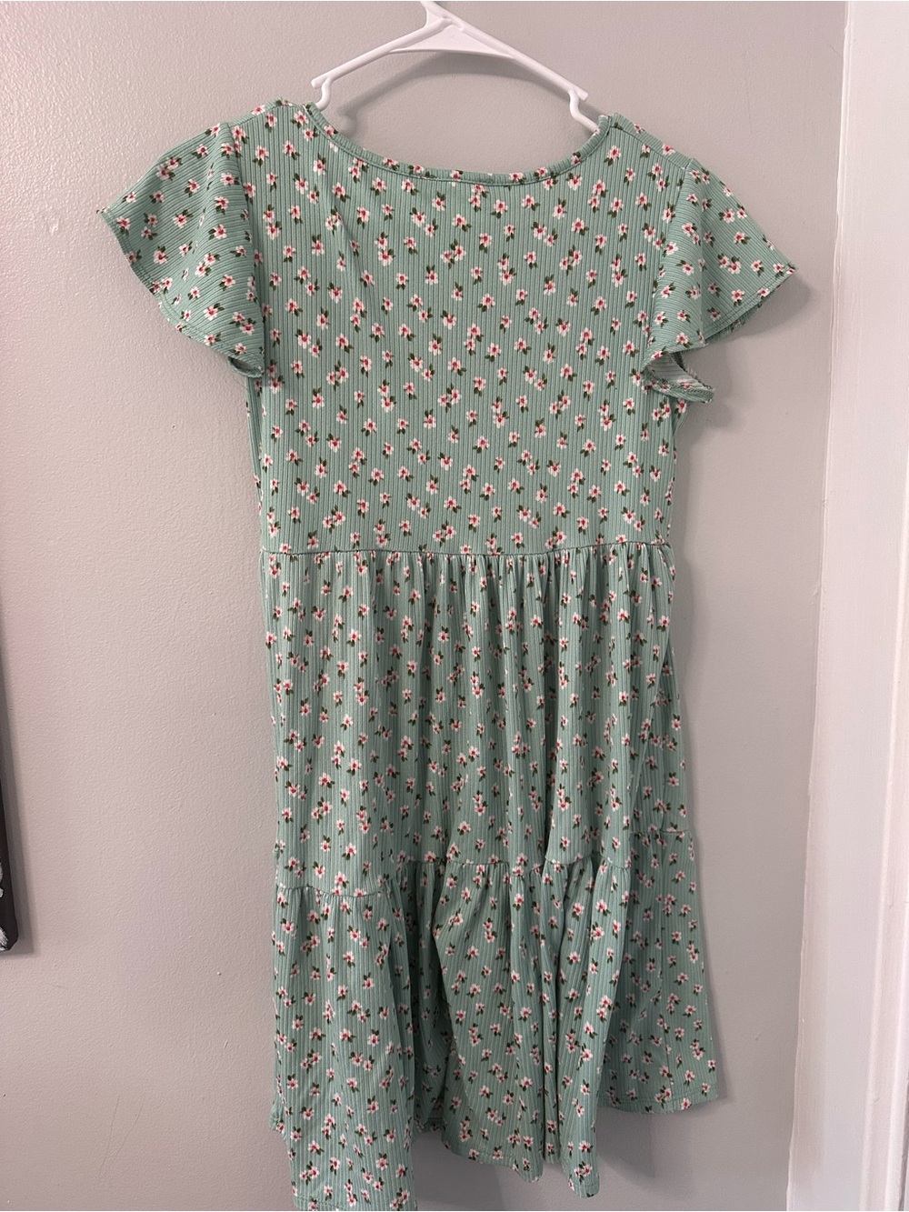 See You Monday Green Floral V-Neck Flutter Sleeve Knit Mini Dress Size M - Picture 2 of 3